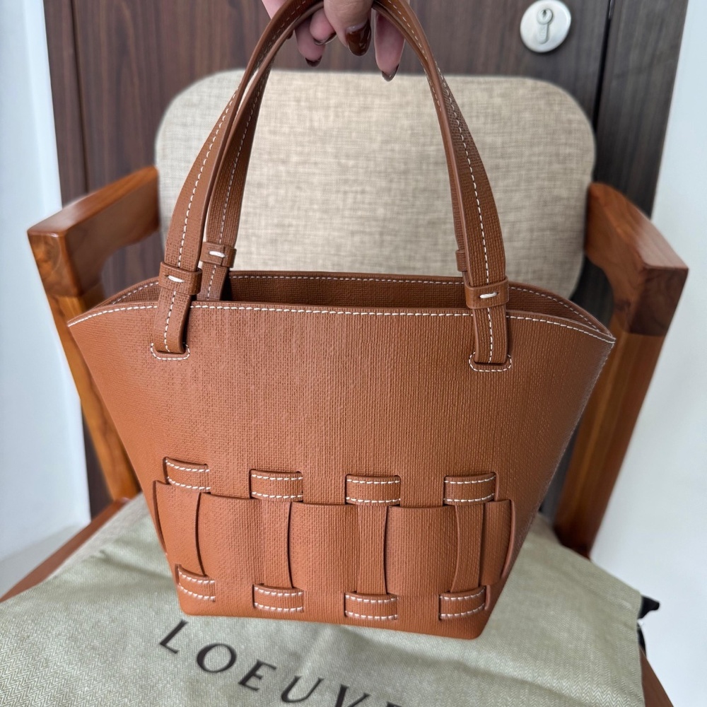 Loeuvre Sac De Lien Tan Bag 100% Leather